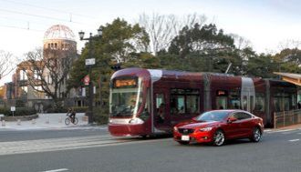 路面電車と“ぶつからない車"