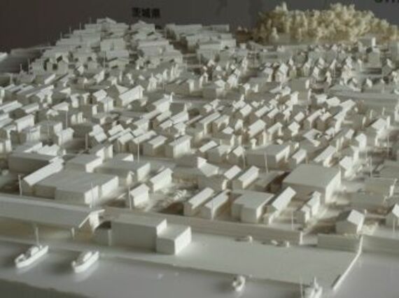 「311　失われた街」展--東日本大震災で被災した14地域の復元模型と震災関連データで「街」への追悼を表現