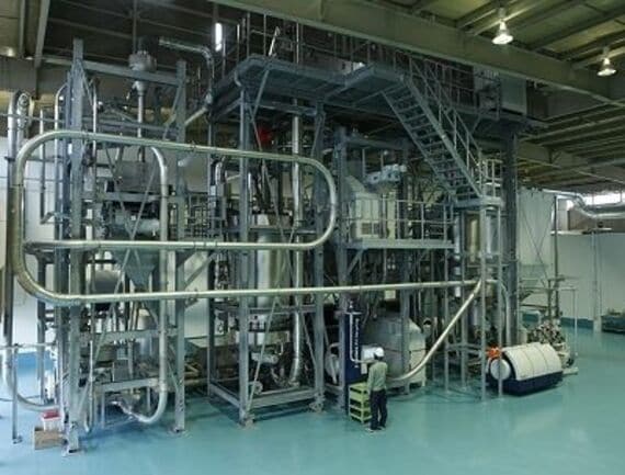 エフピコの日本初の食品用ＰＥＴ再生工場が本格稼働、最新鋭設備備えた中部リサイクルセンターを訪ねる