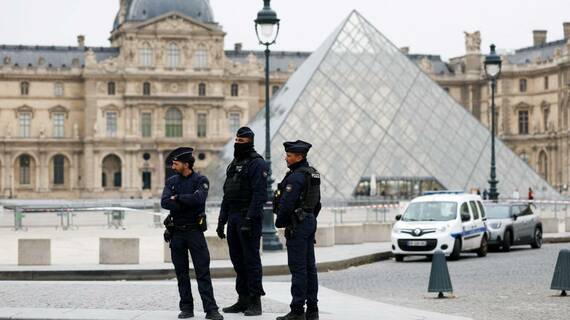 ルーヴル盗難事件