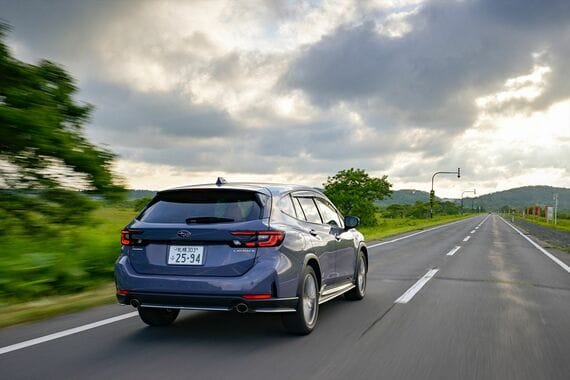 「I」でも加速は十分でグランドツーリングとの相性もいい(写真:SUBARU)