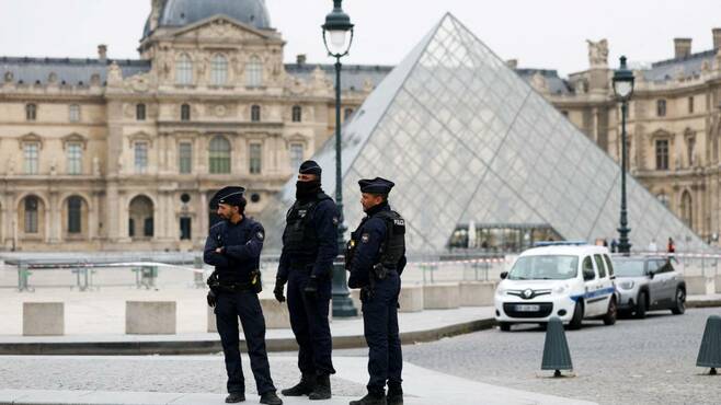 ルーヴル盗難が映す外国人問題｢先行事例｣の現実