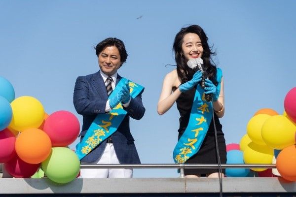 村西とおる（山田孝之・写真左）と共に伝説のアダルトビデオ「SMぽいの好き」を生み出した黒木香（森田望智）は再び作品制作を切望する（写真：Netflix）