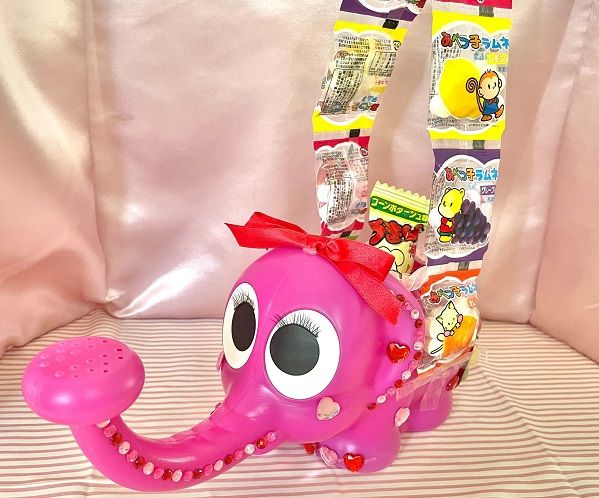 お菓子じょうろ