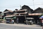 100年市場（新屋市場）の入り口
