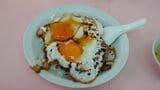 「重松飯店」の焼豚玉子飯（筆者撮影）