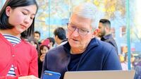 アップルのCEOが｢表参道｣に突如現れたワケ 中学生を前に言葉を失ったティム･クック