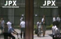 日経平均小反落､売買代金は2カ月ぶり低水準 一時200円以上急落も､後場は下げ渋り