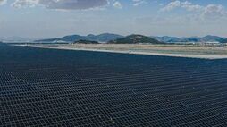 中国の太陽光発電能力が初めて石炭火力を凌駕､電力供給の主役へ…設備メーカーの赤字尻目に進む政府の｢脱炭素｣