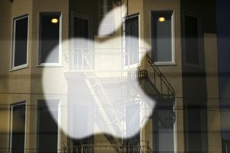 アップル4.5億ドル和解案､裁判所が仮承認