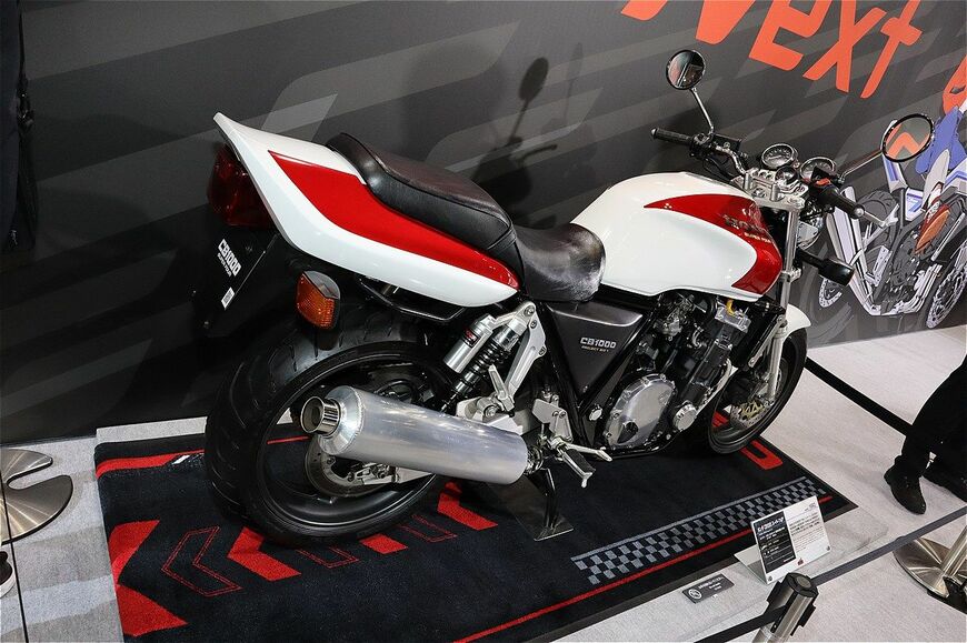 1992年発売のホンダ「CB1000スーパーフォア」（筆者撮影）