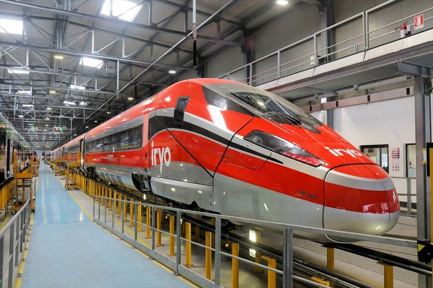 日立レールの工場で量産が続くイタリア鉄道の「フレッチャロッサ・ミッレ」（撮影：橋爪智之）