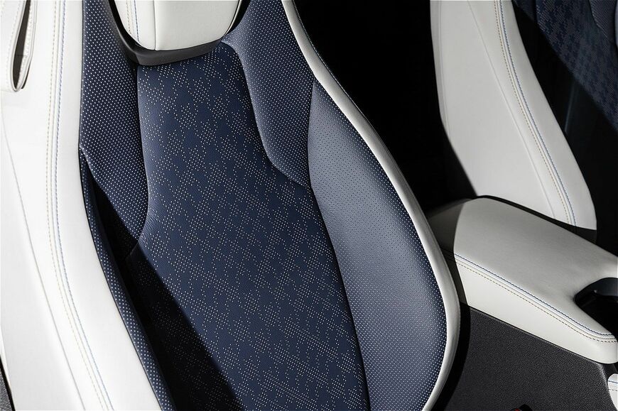 ホンダの新型「プレリュード」（写真：三木 宏章）