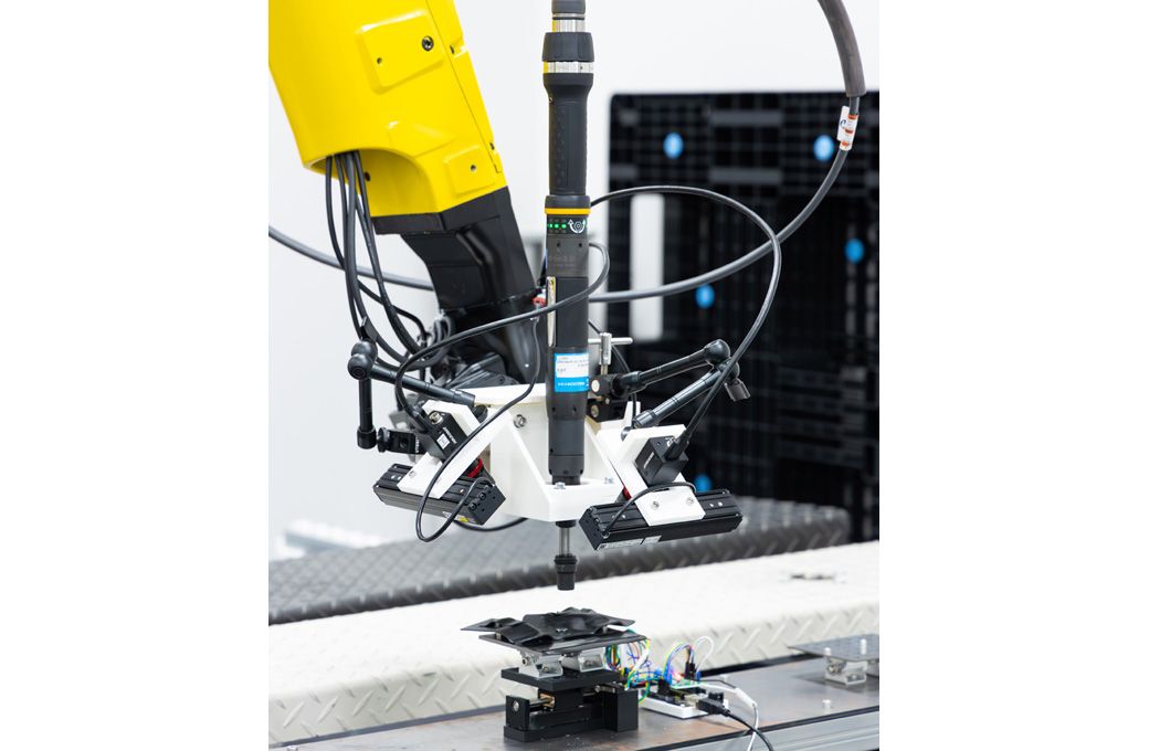 自律制御ロボット「AIサーボロボットシステム」