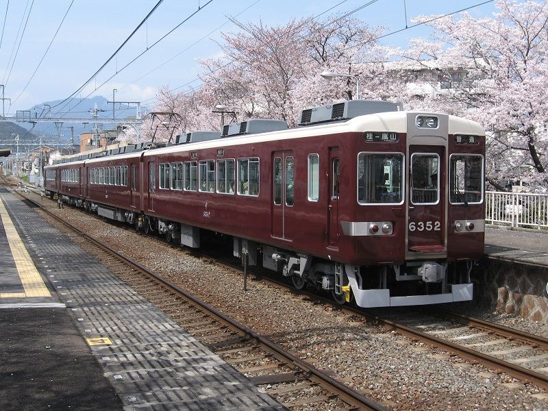 嵐山線で使用されている6300系（筆者撮影）