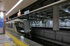 ひっそりとした夜中の北千住駅