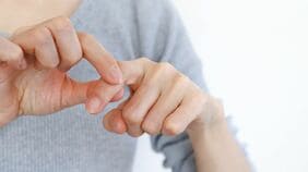 【専門医が考案】中高年女性を襲う《へバーデン結節》の症状を自力で改善! 今日からできる3つの簡単メソッド