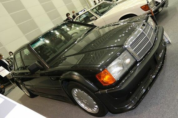 1989年式のメルセデス・ベンツ190E 2.5-16V エボリューション1。走行距離は12万2000kmで、価格や車検2年付で198万円となる（筆者撮影）