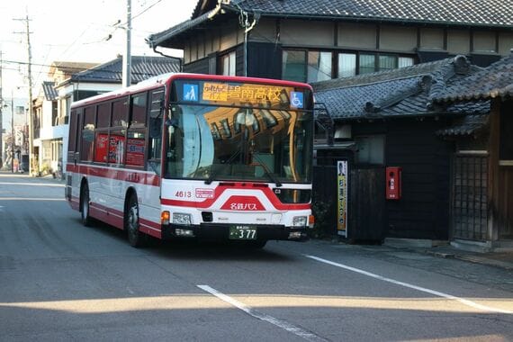 碧南高校行きのふれんどバス