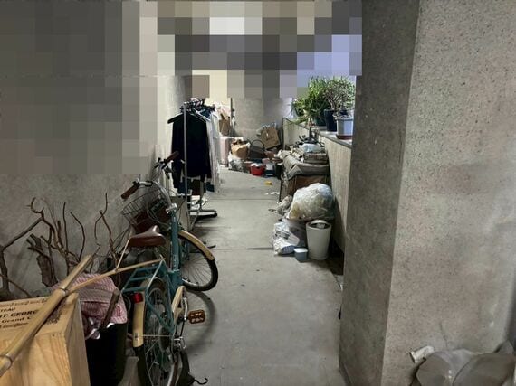 荒れたマンション