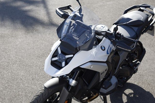BMW新アドベンチャーバイク｢R1300GS｣に驚嘆 10年ぶりにフルモデル