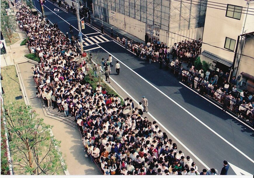 建物周辺だけでなく、福山駅まで行列が続いた（写真：福山駅前商店会）