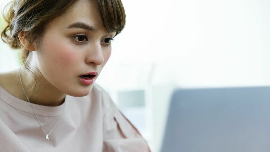 今さら聞けないIT用語、ありませんか？（写真：ペイレスイメージズ1（モデル） / PIXTA）