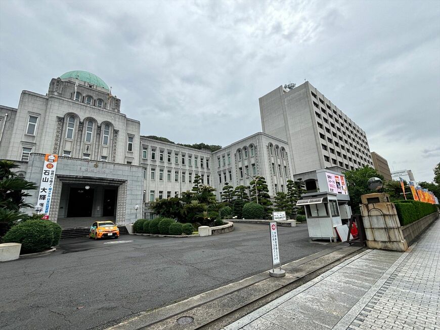 愛媛県庁（本館）の外観（筆者撮影）