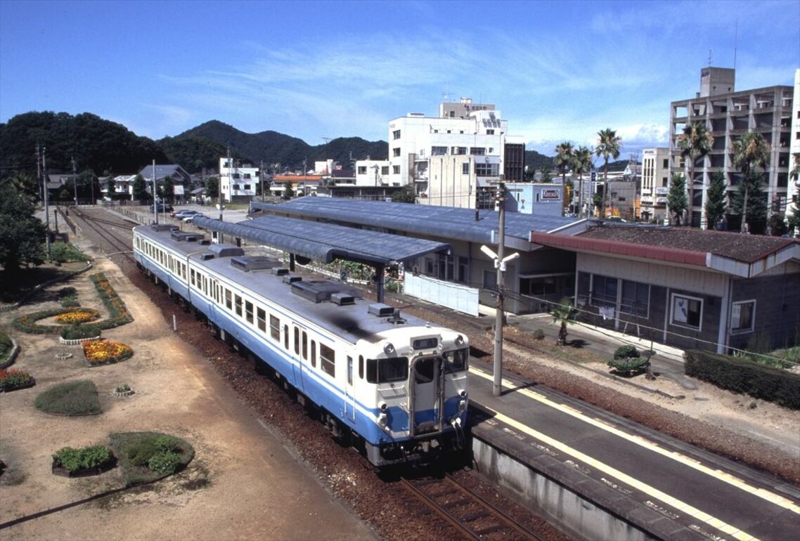 鳴門駅に停車するキハ47形