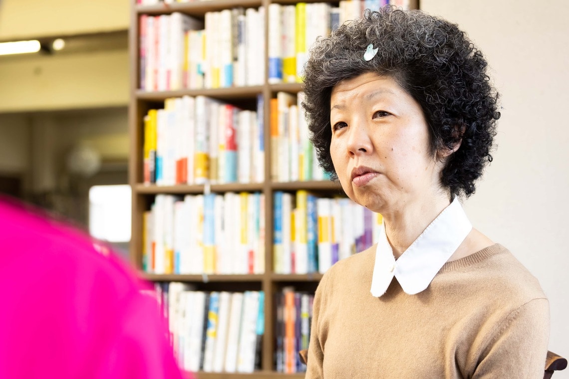 母との思い出を語る稲垣さん（写真：今井康一撮影）