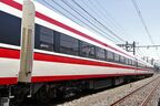 ４号車は側面にドアが１つもない