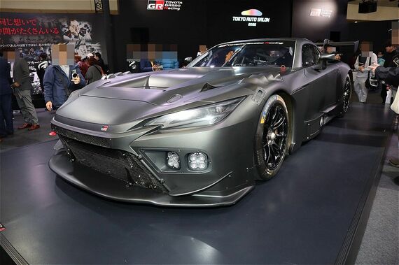 GR GTをベースにしたレーシングカーであるGR GT3も会場に展示。GT GTはハイブリッドシステムを採用しているが、GR GT3はV型8気筒ツインターボの純ガソリンエンジンを搭載する