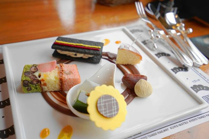 車内で出される料理