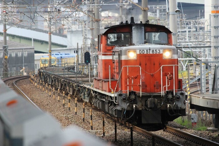 あおなみ線を行くDD51