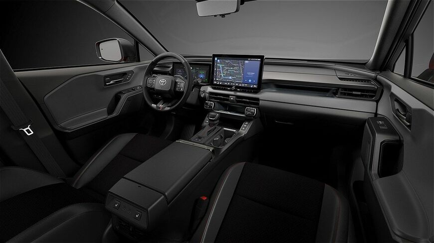 トヨタ新型「RAV4 GR SPORT（プロトタイプ）」（写真：トヨタ自動車）