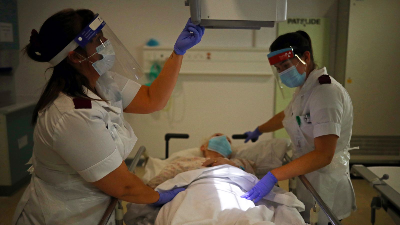 コロナ 危険手当なし 医療従事者が抱える不安 コロナショックの大波紋 東洋経済オンライン 社会をよくする経済ニュース