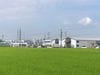 横野工場は富山市を流れる神通川周辺の水田地帯にある