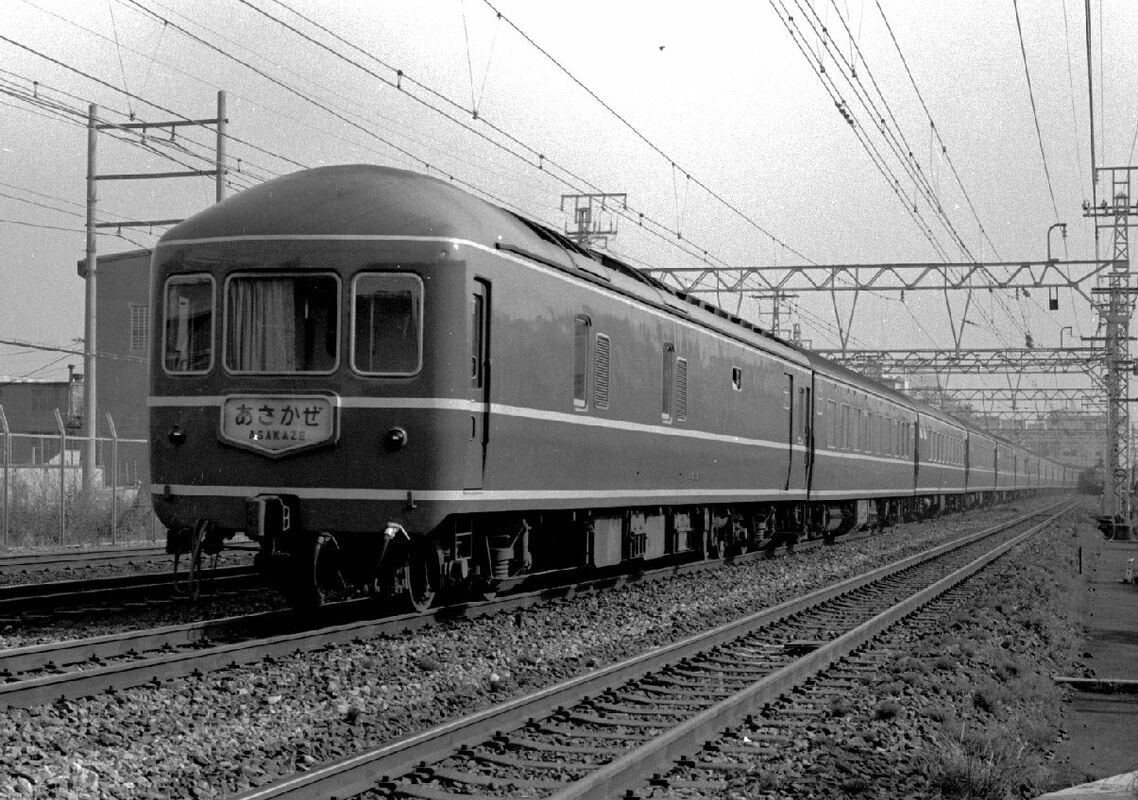 1957年に登場した20系客車。ブルートレインの