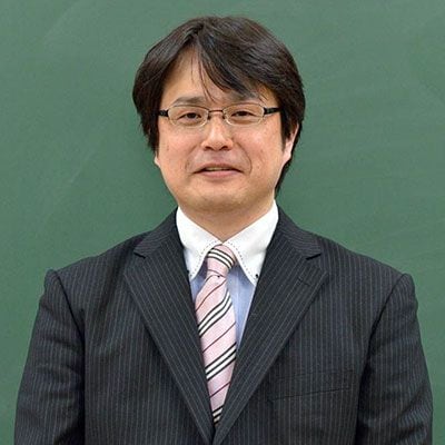 今野 和浩（こんの・かずひろ）数学専門個別指導塾 数専フォーラム代表早稲田大学卒、同大学院理工学研究科数学専攻修了。大学院進学と同時に駿台予備学校講師となる。数学オリンピックメダリスト養成講座の創設に携わるなど活躍。2008年に数専フォーラムを設立。小規模ながら毎年東京大学や医学部などの難関大学合格者を輩出する個別指導塾として注目を集めている。『今野和浩のとことん数学Ⅰ・A』（旺文社）、『今野和浩のかみくだき数学Ⅱ』（学研）、『文科系学生のための数学教室』（有斐閣アルマ）など著書多数（写真：本人提供）