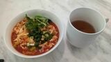 中国のどこででも食べることができるトマトと卵の麺