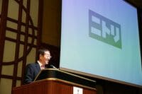 ニトリでトップ交代､白井副社長が社長へ 似鳥社長は代表権のある会長に就任