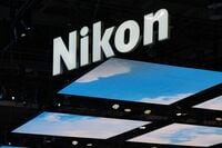 ｢レイバン｣の眼鏡世界最大手､ニコン筆頭株主に