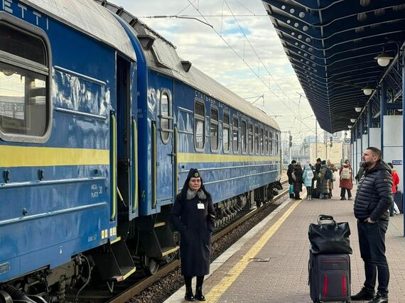 ウクライナ鉄道 オーストリア直通国際列車