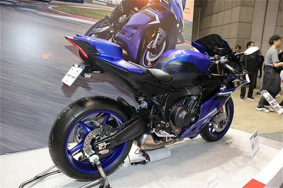YZF-R1のリアビュー