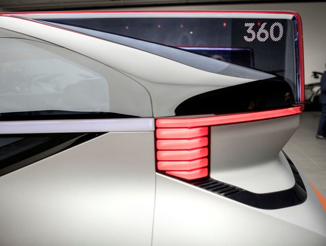 ボルボ､｢完全自動運転｣コンセプト車を発表