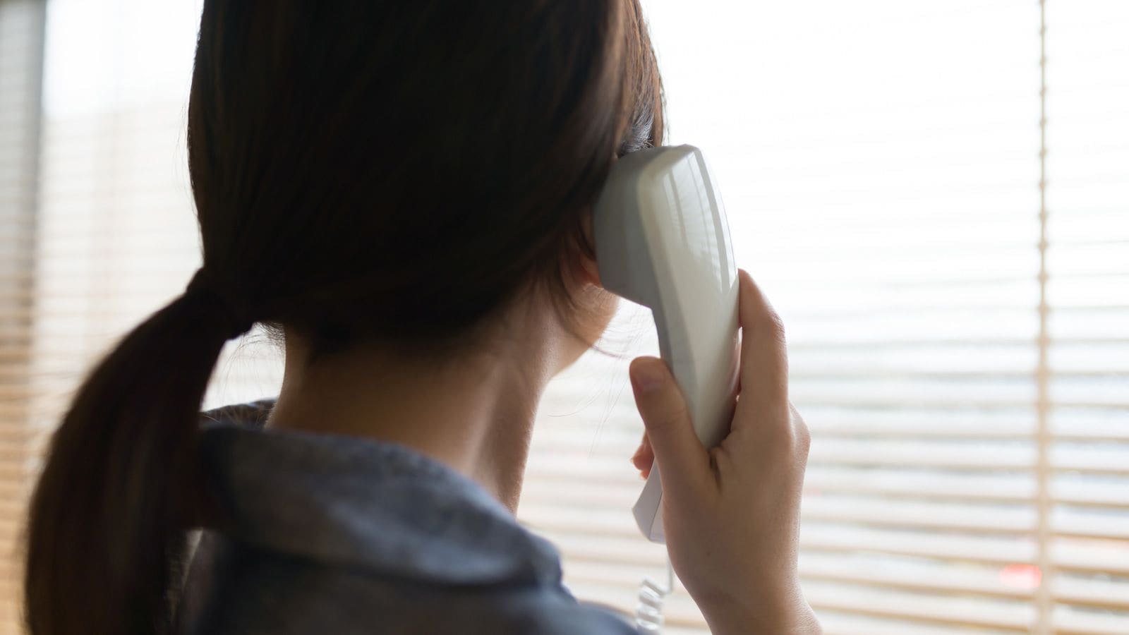 ｢警察呼ぶフリ｣で保育士処分､虐待との境界線は？