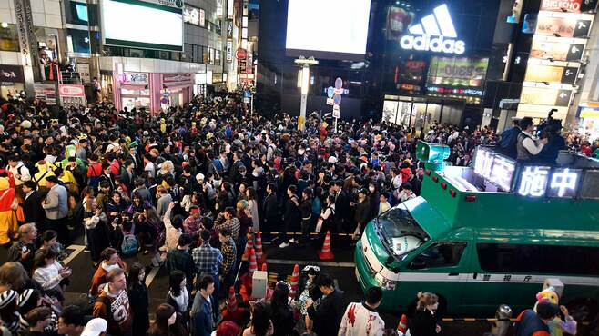 ｢渋谷ハロウィン｣地元民が怒るバカ騒ぎの実害