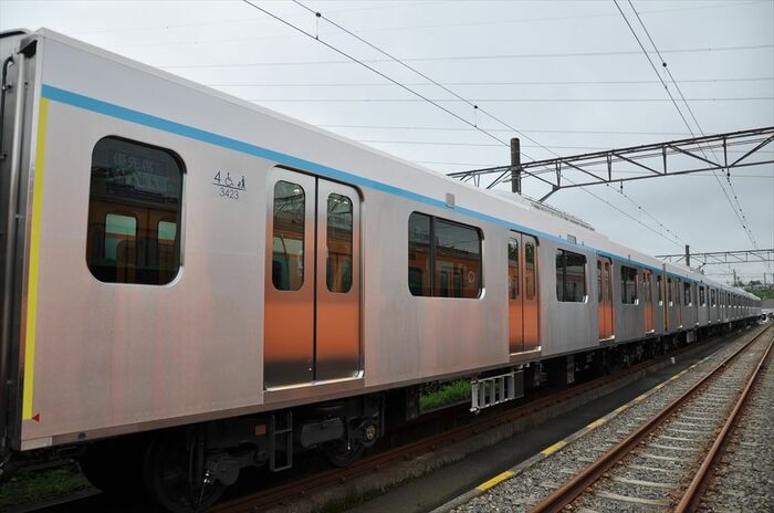 8両編成の際の4号車。切り離して2年ほど車庫で待機する