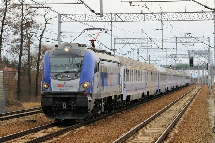 プシェミシル行きの列車。10両以上連結している