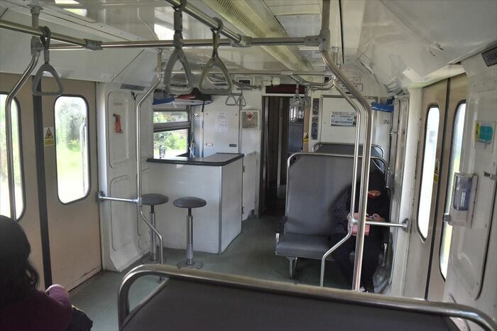 快速プラメクス用のHolec型KRDEの車内。改造の際